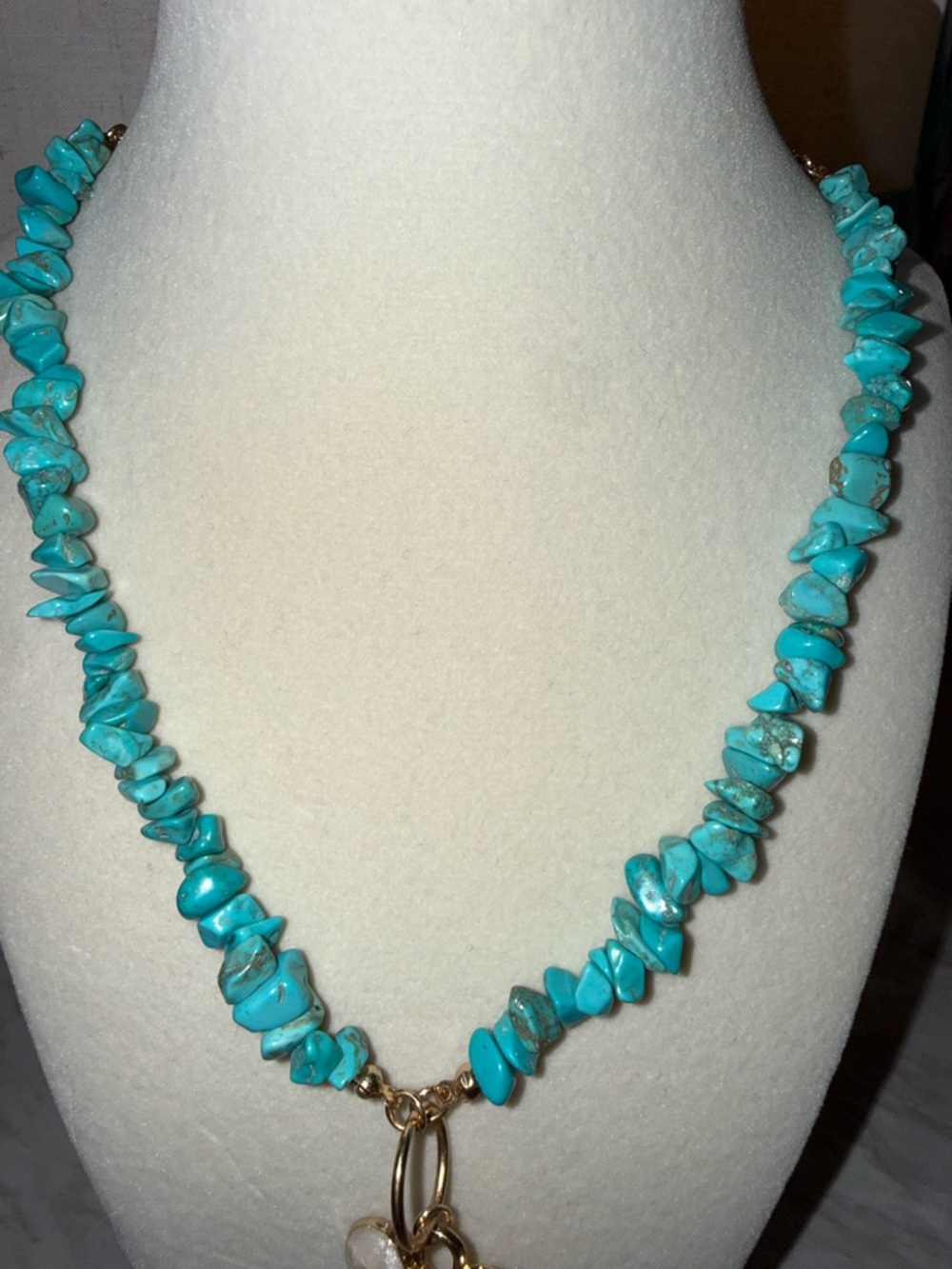 Turquoise Chip Bead Necklace with Heart Pendant - Women Jewelry - Picture 3 of 4